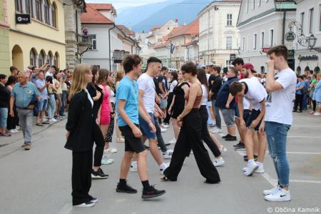 Po dveh letih Kamnik danes v znamenju maturantske četvorke (23)